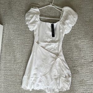White tie dress never worn!